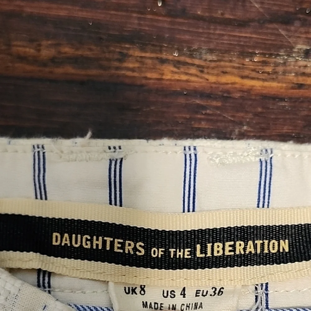 Anthropologie - Daughters of the Liberation Cream Patterned Cropped Trousers